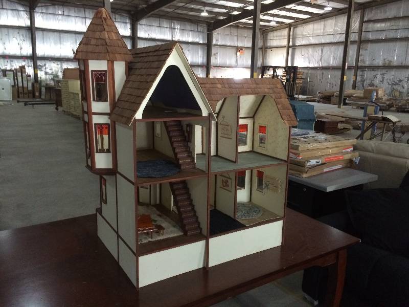 lot 81 image: Handmade Large Three Story Doll House