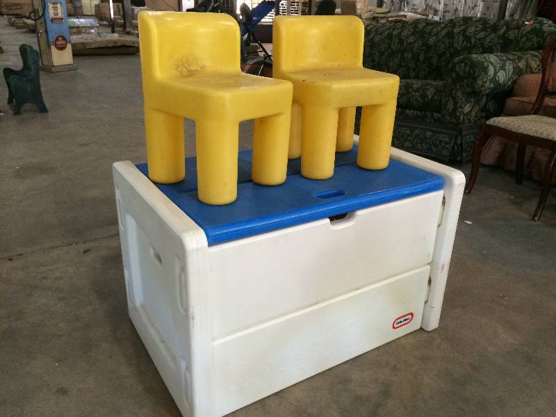 lot 83 image: Little Tykes Troy Box and two Kids Chairs