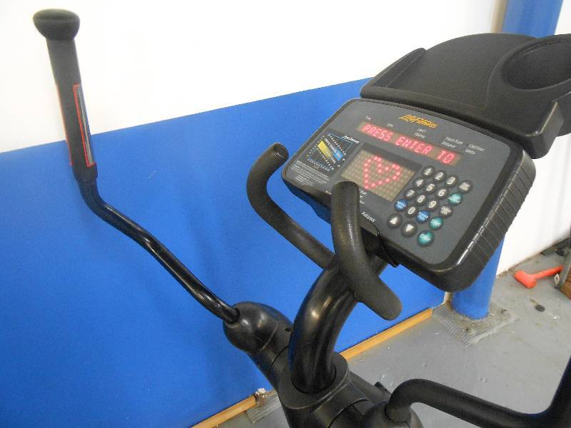 Life Fitness 9500 HR Commercial Elliptical