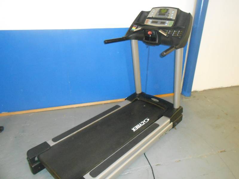 Cybex 425 LCX Light Commercial Treadmill