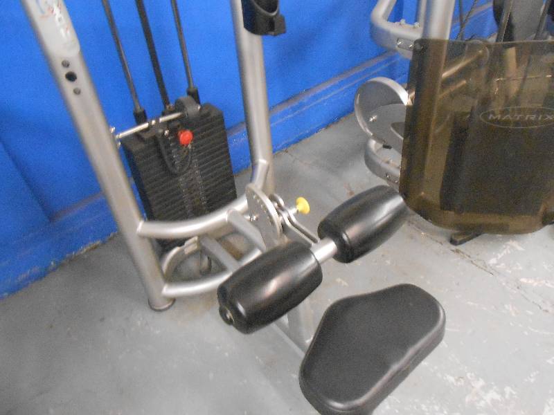 Matrix Commercial Lat Pull down Machine