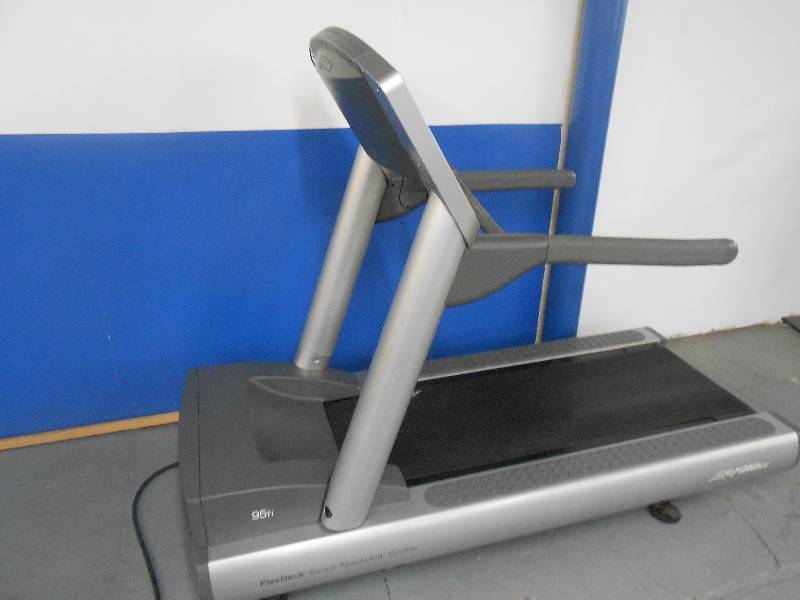 Life Fitness 95Ti Commercial Treadmill