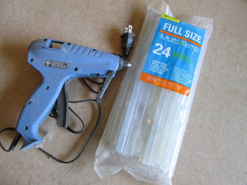 Glue gun for large glue sticks...