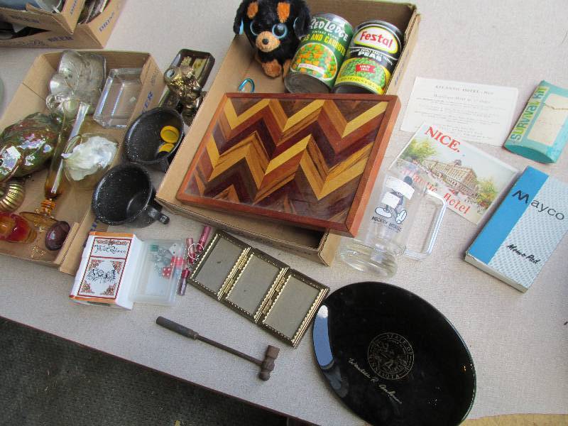 Lot of assorted vintage and dcor,...