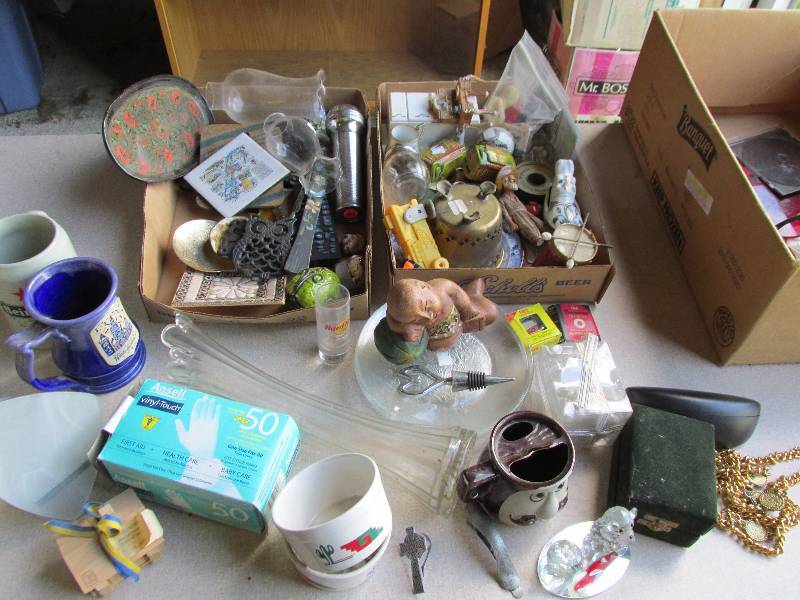Large lot of dcor, household and ...