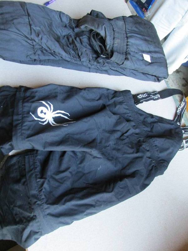 Spyder snow suit good condition, ki...