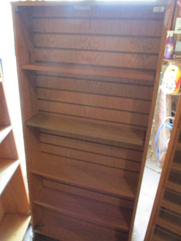 Display shelf with wood veneer, adj...