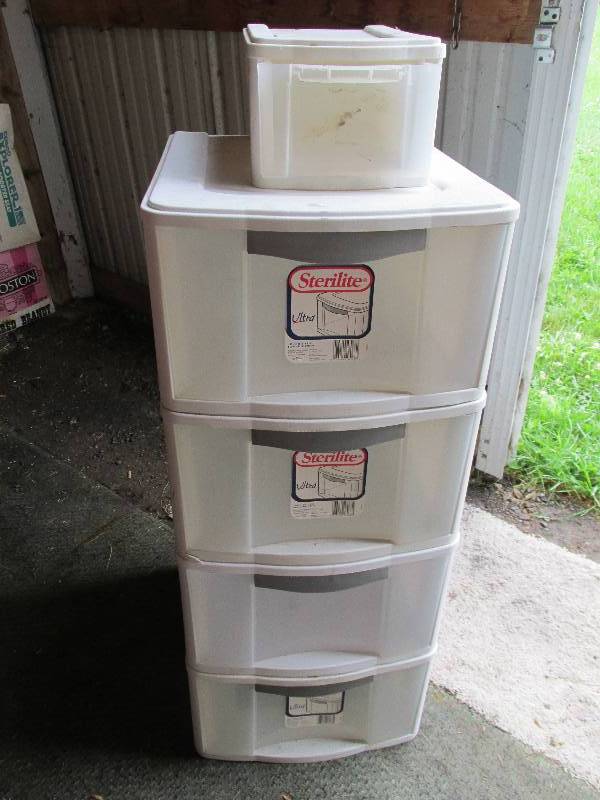 Lot of Sterilite stacking drawers...