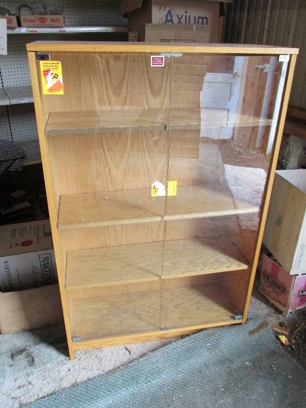 Display cabinet with glass front do...