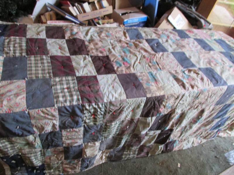 Hand made large quilt 5 x 7 feet...