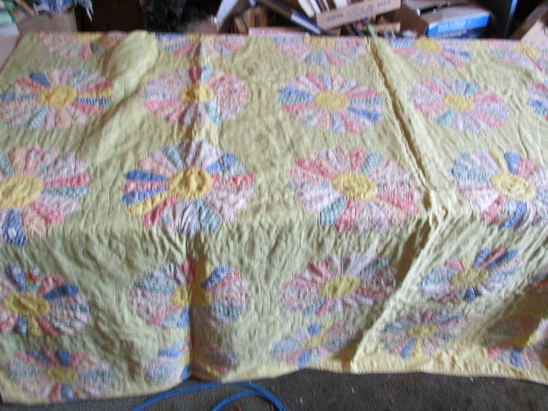 Hand made quilt, intricate desig, 7...