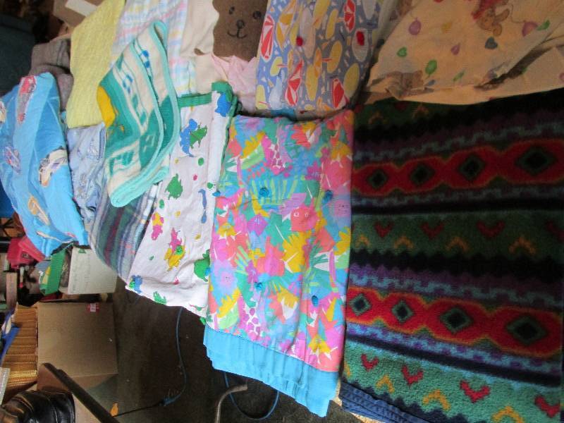 Lot of assorted quilts and blankets...