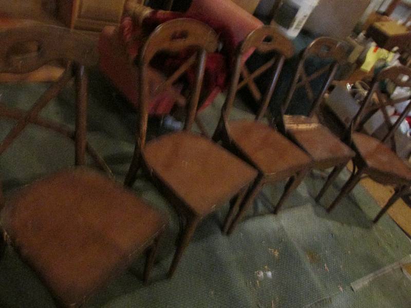 Lot of 5 vintage wood chairs, ine s...