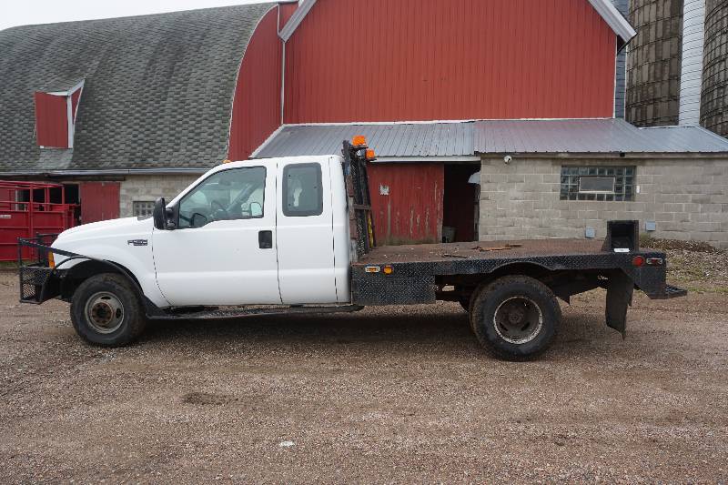 1999 Ford F-350 Super Duty Extended Cab 4 x 4 Dually Flatbed Truck