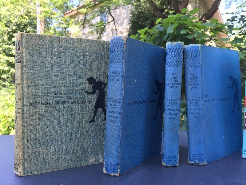 Classic Nancy Drew and ollectable books lot of 7