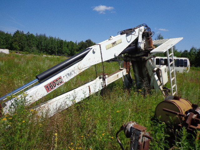 lot 6 image: IMT 1600 Series II Material Handler