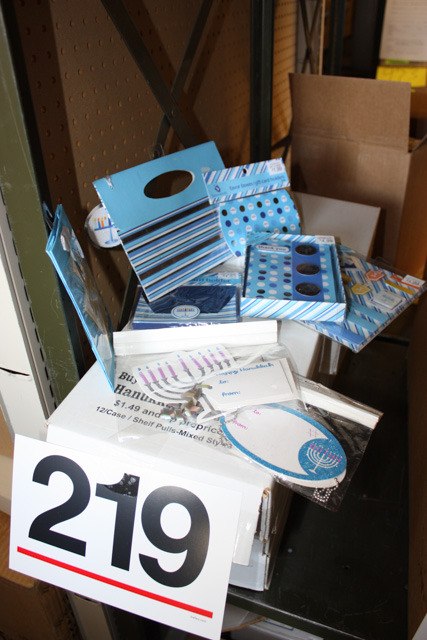 lot 219 image: Hanukkah Gift Assortment