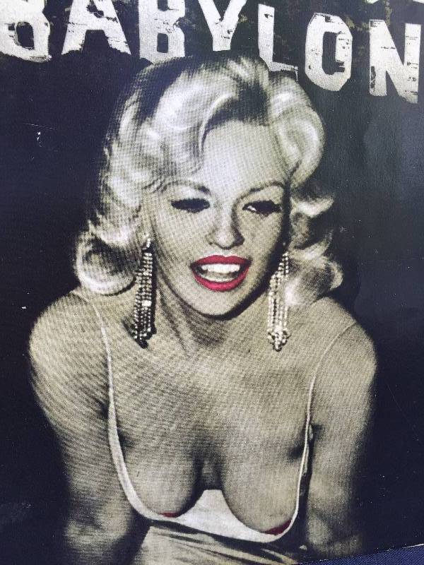 Hollywood Babylon Highly Collectible vintage book.