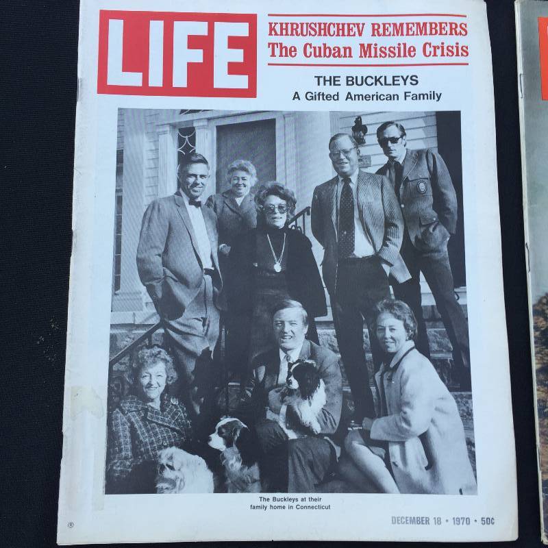 Lot of assorted life magazines