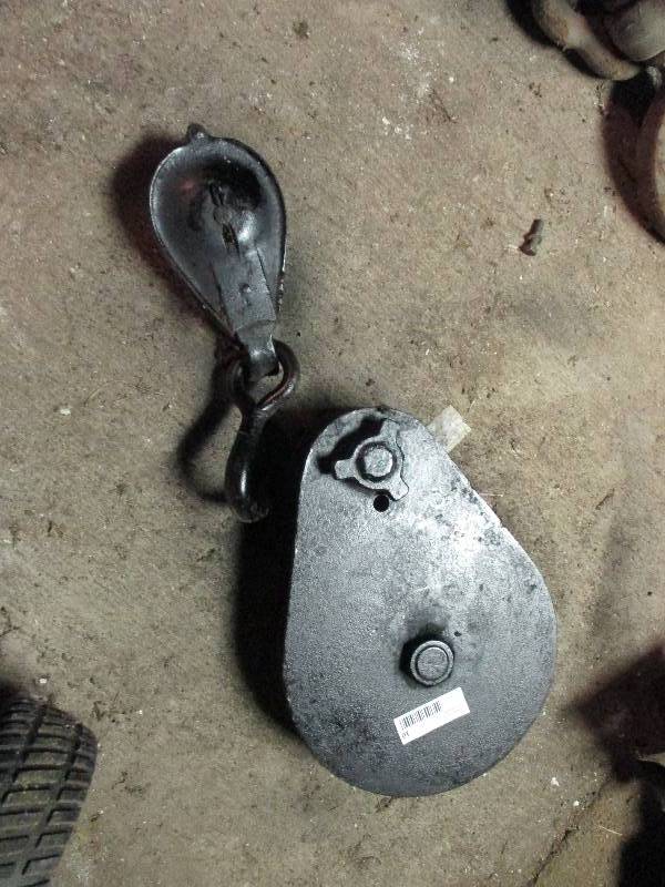 Snatch block