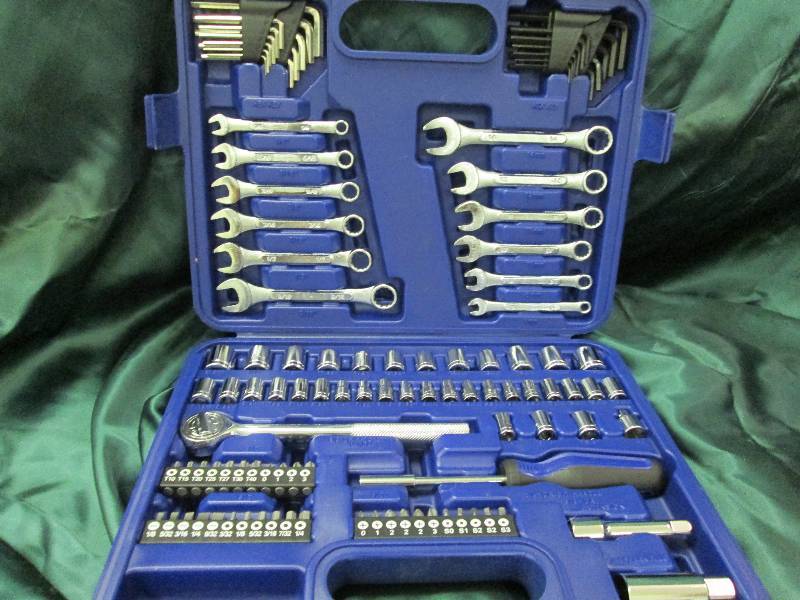 lot 8 image: Ultra-tough ultra steel 113 Piece 1...