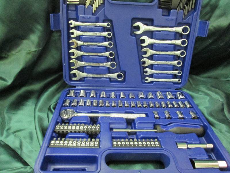 lot 9 image: Ultra-tough ultra steel 113 Piece 1...