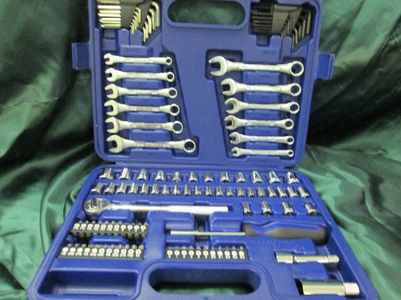 lot 13 image: Ultra-tough ultra steel 113 Piece 1...
