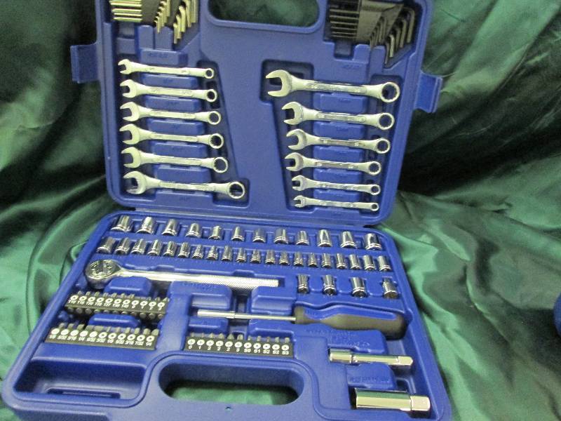 lot 16 image: Ultra-tough ultra steel 113 Piece 1...