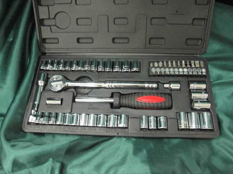 lot 21 image: Ultra tough ultra steel 54 piece 1...