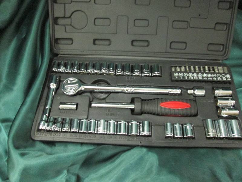 lot 32 image: Ultra tough ultra steel 54 piece 1...