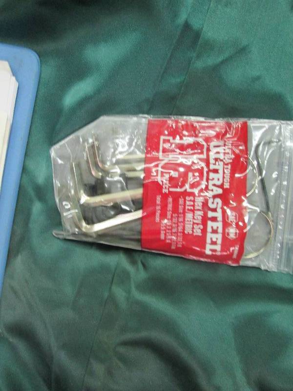 lot 66 image: Ultra tough ultra steel 16 piece he...