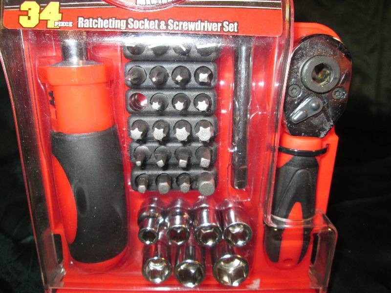 lot 79 image: Ultra tough ultra steel 34 pc. Ratc...