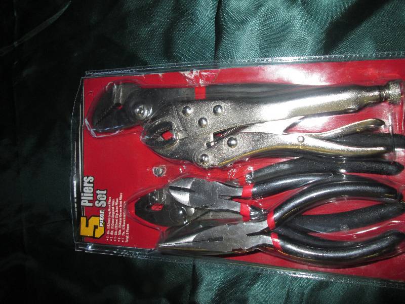 lot 83 image: Ultra tough ultra steel 5 pc. Plier...