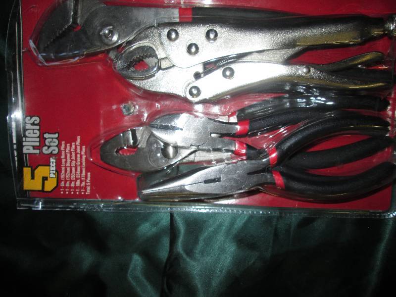 lot 85 image: Ultra tough ultra steel 5 pc. Plier...