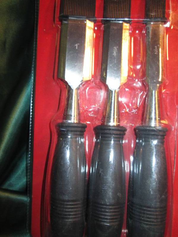 lot 101 image: Ultra tough ultra steel 3 pc. 8in. ...