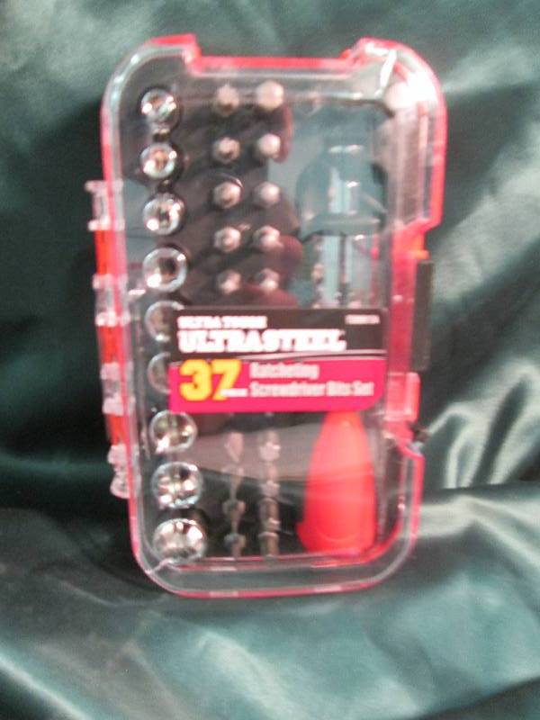 lot 144 image: Ultra tough ultra steel 37 pc. Ratc...