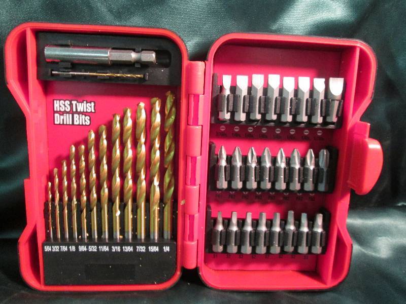 lot 184 image: Ultra tough ultra steel 38 pc. Driv...