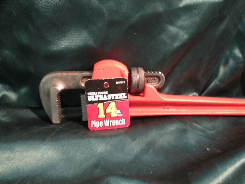 lot 226 image: Ultra tough ultra steel 14 In. pipe...