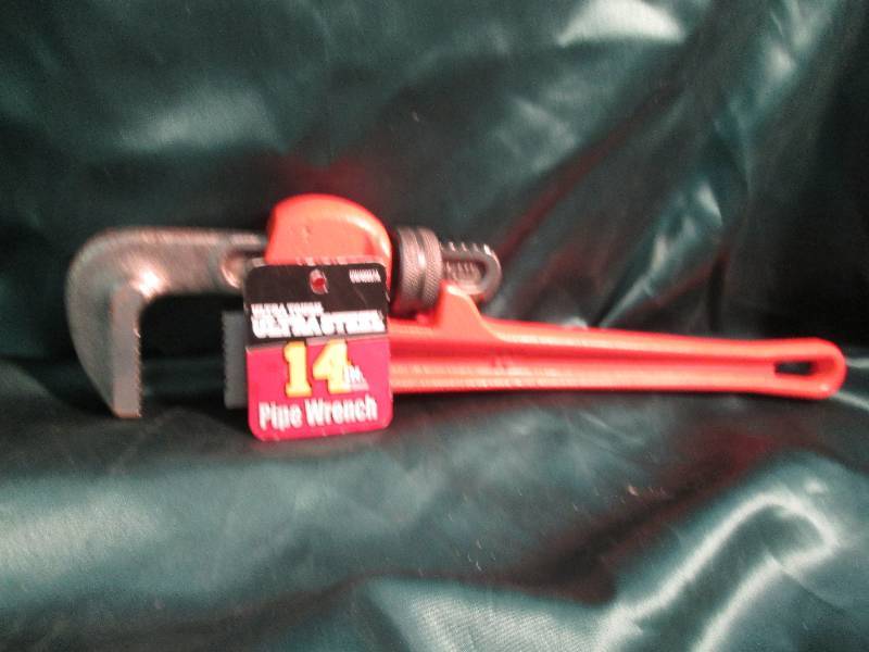 lot 227 image: Ultra tough ultra steel 14 In. pipe...