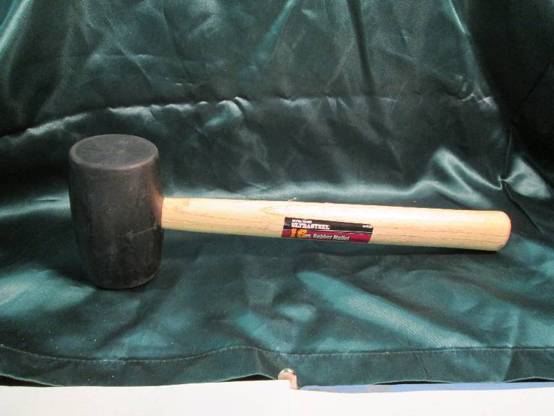 lot 280 image: Ultra tough ultra steel 16 0z. Rubb...