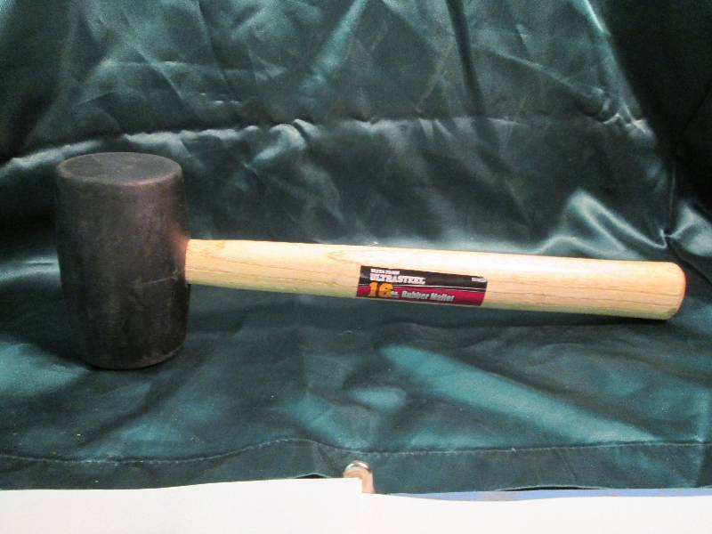 lot 281 image: Ultra tough ultra steel 16 0z. Rubb...