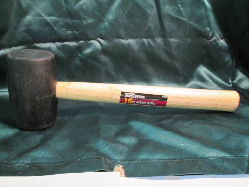 lot 283 image: Ultra tough ultra steel 16 0z. Rubb...