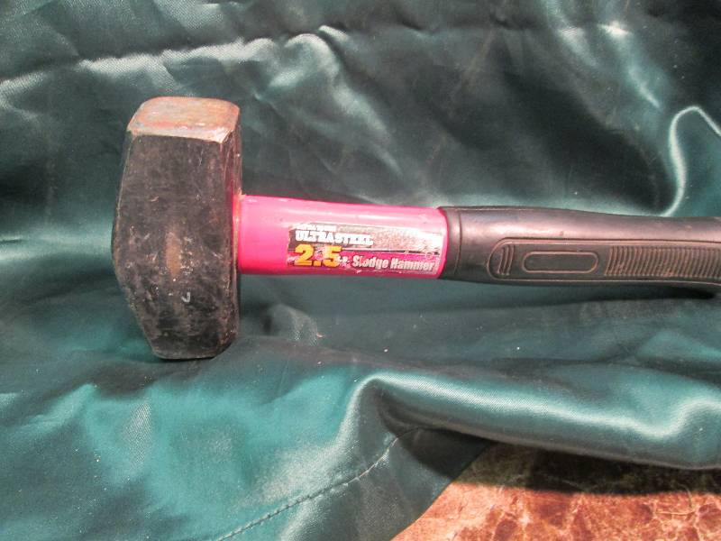 lot 253 image: Ultra tough ultra steel 2.5 lb sled...