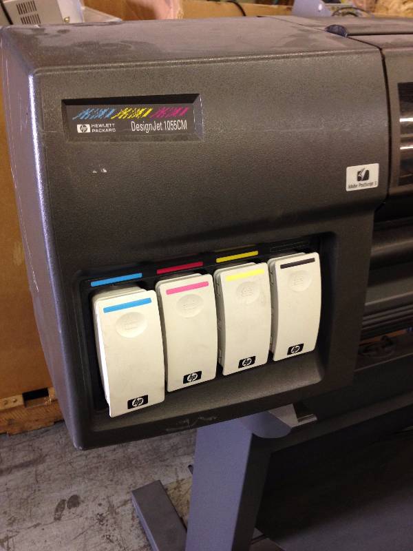 lot 1 image: HP DesignJet 1055CM Plotter Printer...