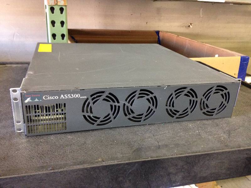lot 28 image: Cisco AS5300 Series Universal Gatew...