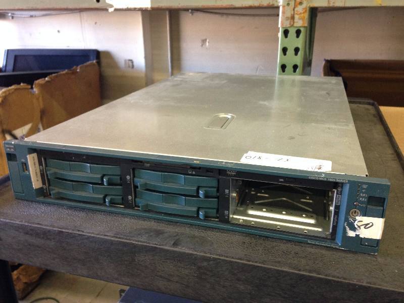 lot 30 image: Cisco MCS 7800 Series Media Converg...