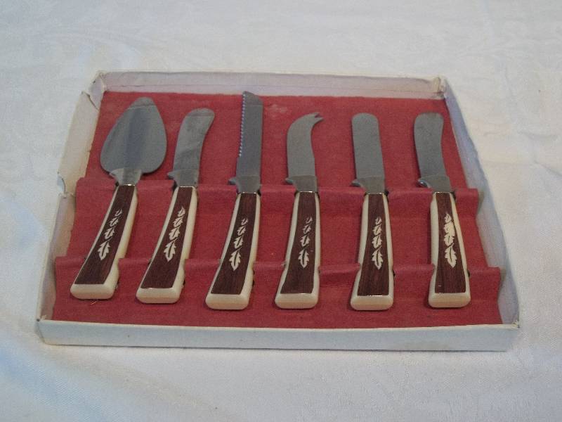 Cutting Board & Vintage Cutlery