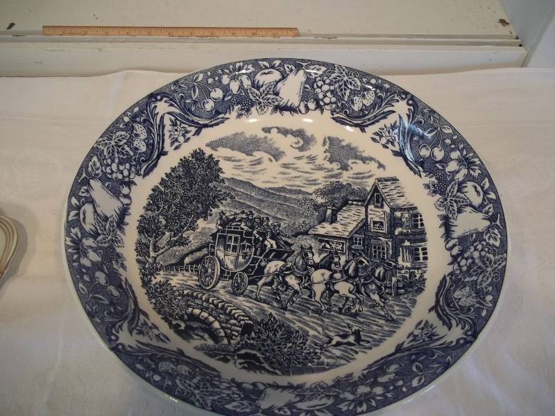 Decorative Bowl and Gravy Boat