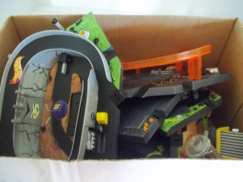 Hot Wheels Play Set and Racecar Themed Kids Book