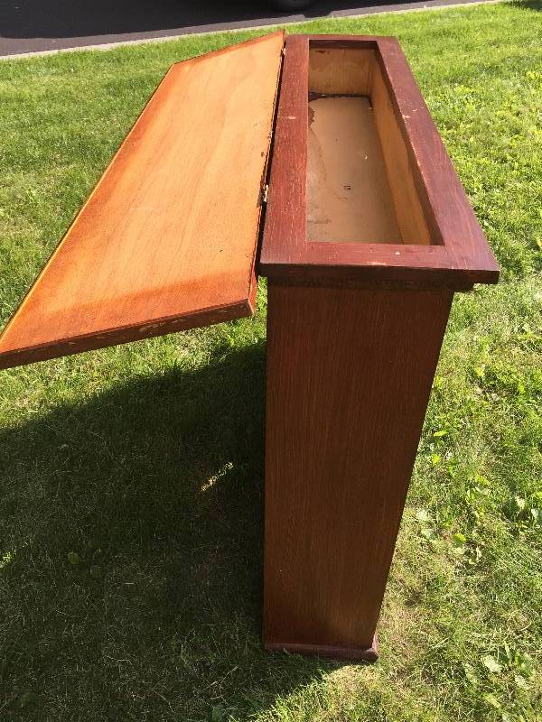 lot 43 image: Gorgeous unusual shelf with lots of carved details, has a surprise
